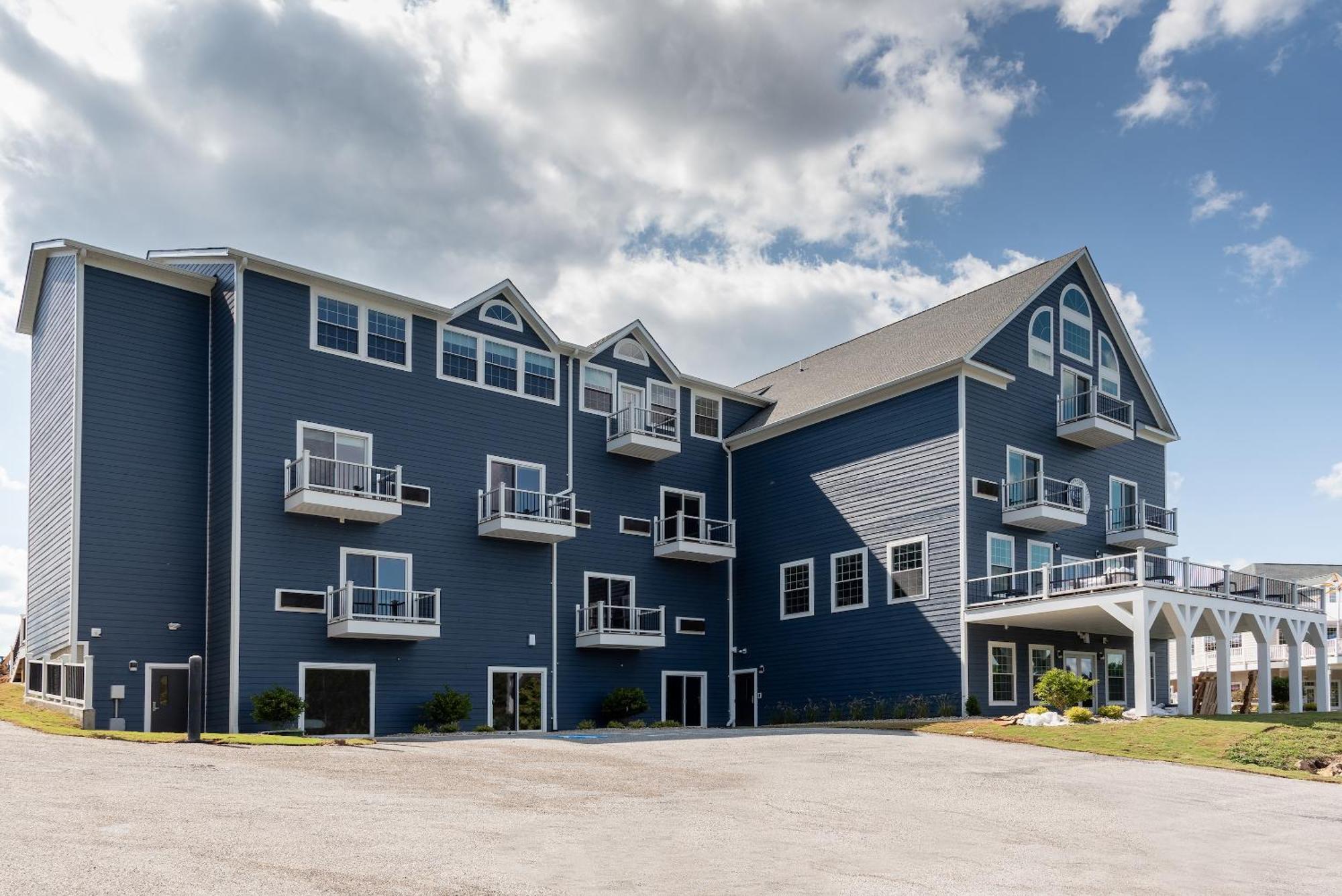Boardwalk Hotel On Lake Anna By Kasa Mineral Buitenkant foto